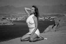 Myrtle Beach: WOMAN, dress, white dress